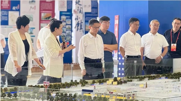 园区动态 | 佛山市人大调研组一行莅临中国陶瓷卫浴总部调研指导