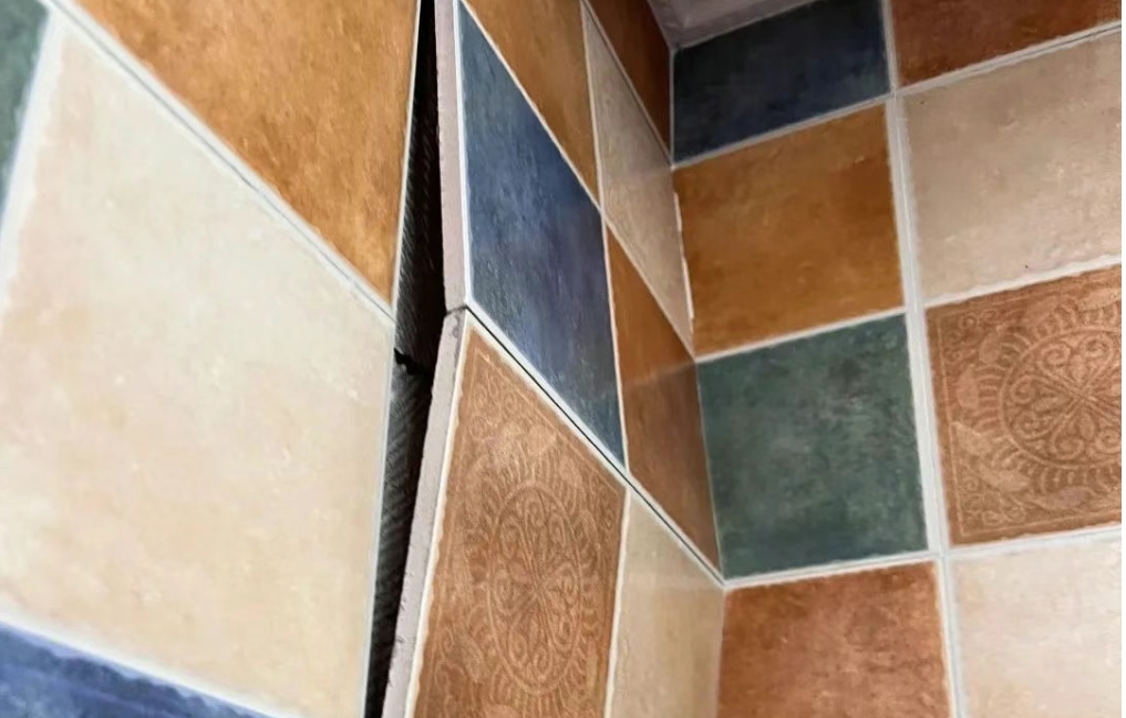 【技术升级】瓷砖空鼓的神奇修复攻略！！