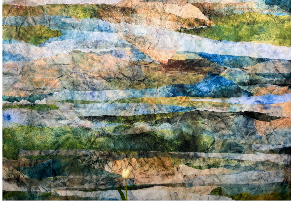 当穆夏的春天走进家，华岩品致这款岩板，把艺术诗意铺满生活